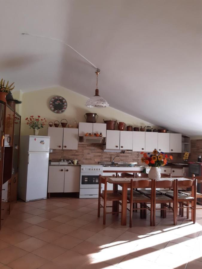 Il Girasole Bed & Breakfast Castelvecchio Calvisio Exterior photo