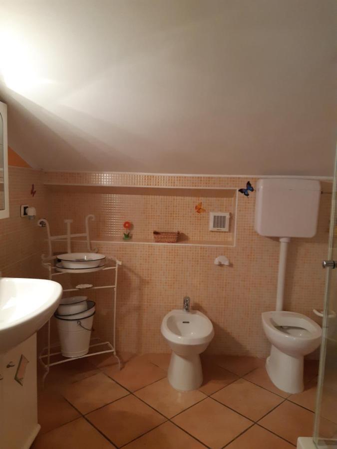 Il Girasole Bed & Breakfast Castelvecchio Calvisio Exterior photo