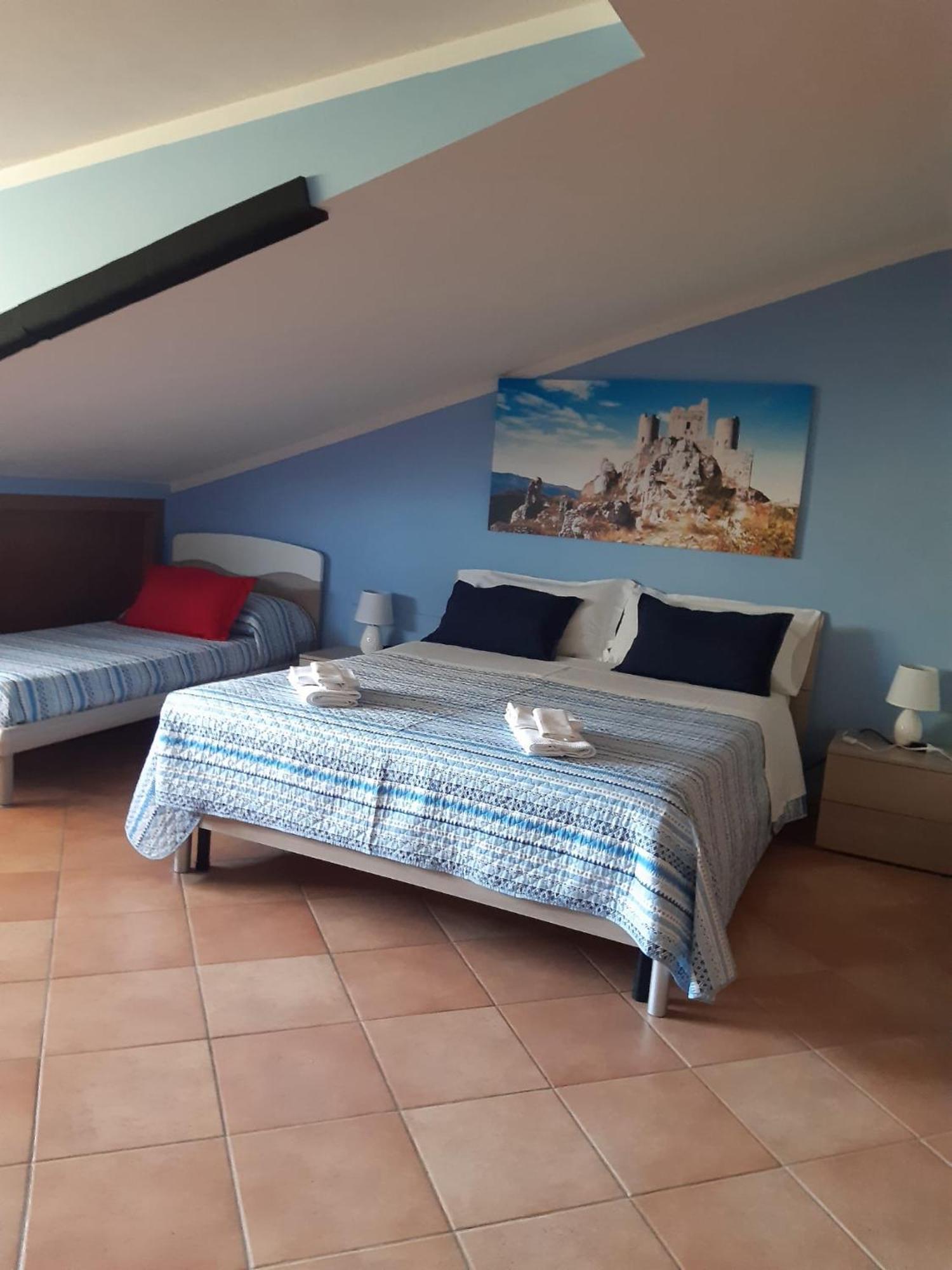 Il Girasole Bed & Breakfast Castelvecchio Calvisio Exterior photo